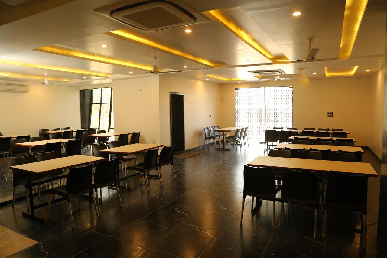 Hotel Shrinath Abu Road Exterior photo