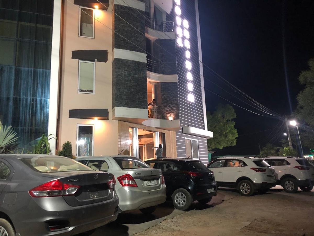 Hotel Shrinath Abu Road Exterior photo